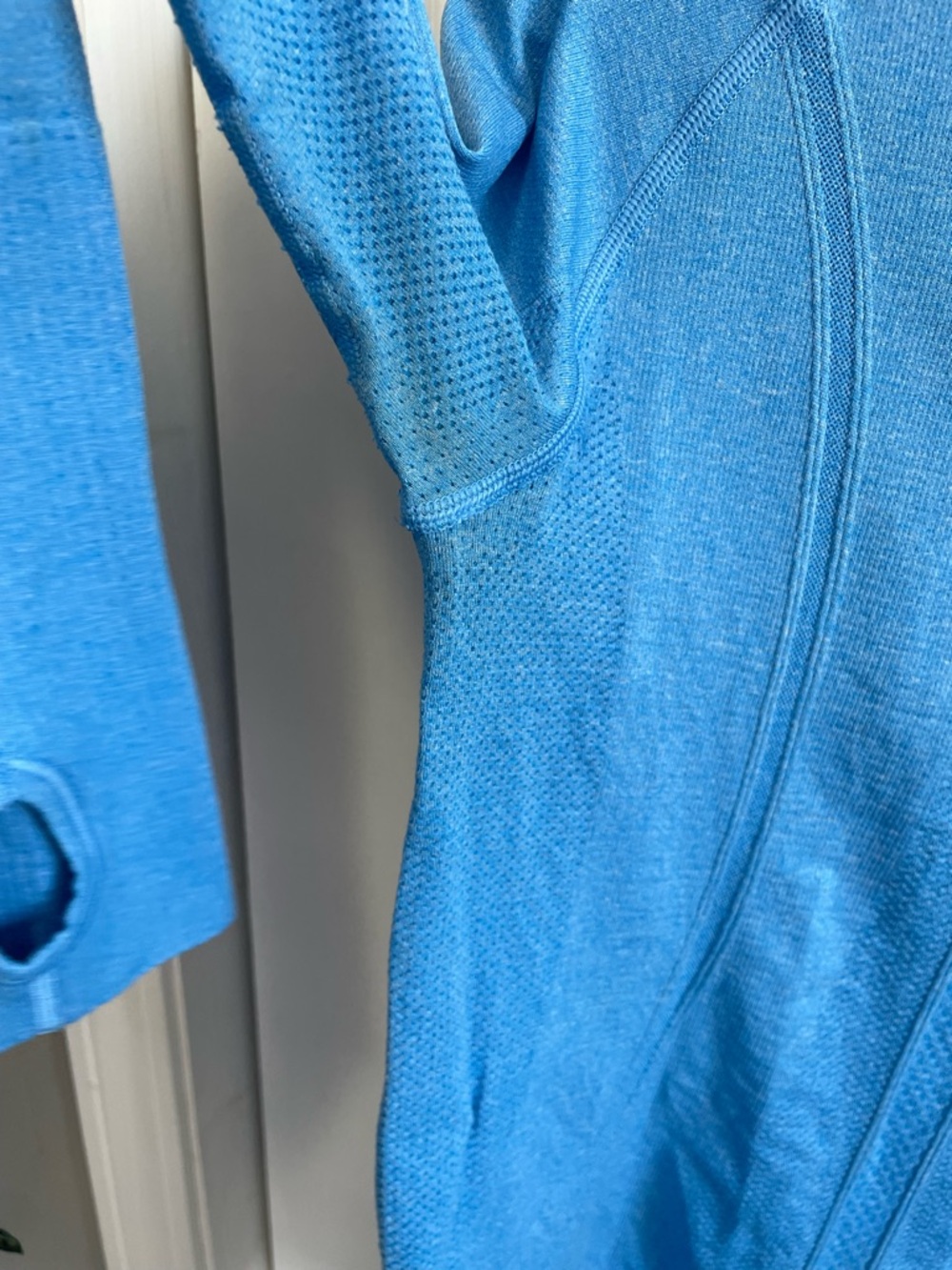 Lululemon long sleeve - Picture 5 of 7